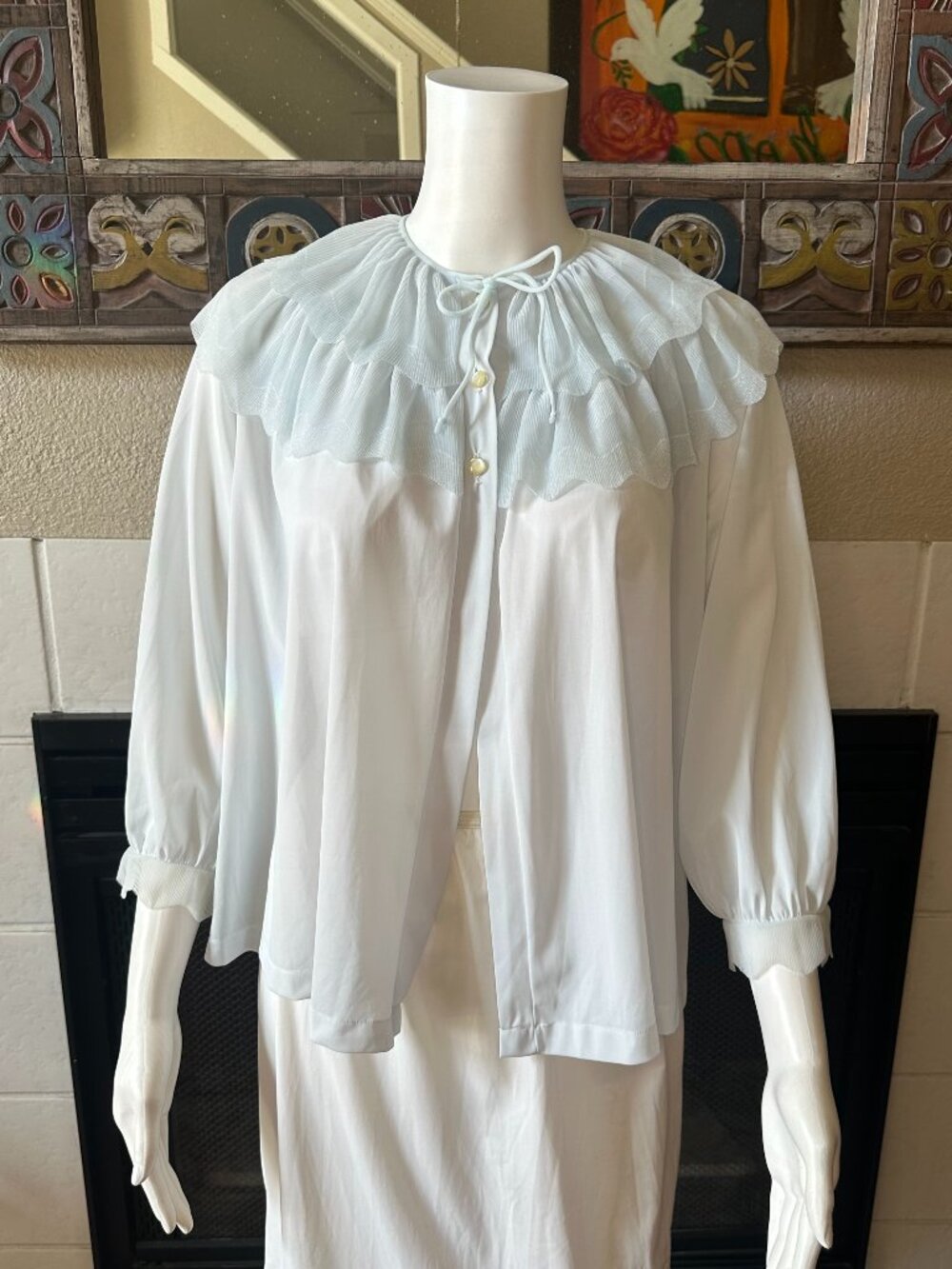 VTG Kayser ruffled peignoir blue bed jacket Small nylon armpit to armpit 22"